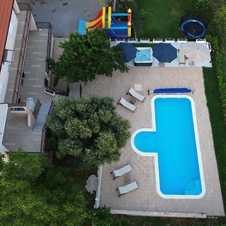 Casa Di Oliva-House With Heated Pool & Jacuzzi In Trilj, Croatia Villa Exterior photo